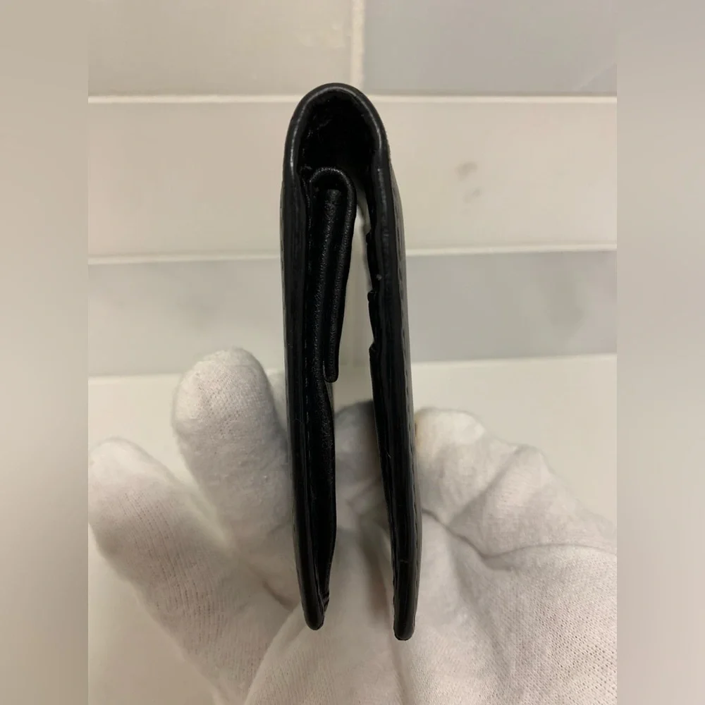 Authentic PRADA Wallet - Picture 2 of 9